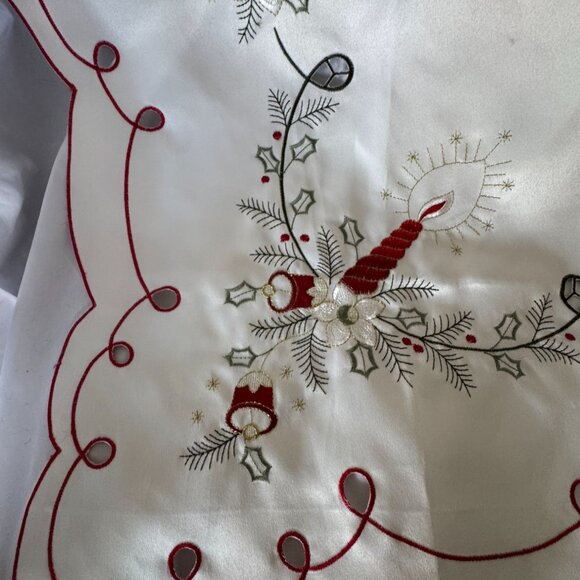 Christmas Tablecloth 32 x 32" New Card Table Size - Picture 2 of 5